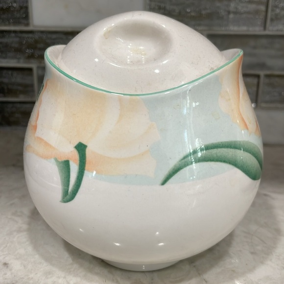 Creamer and sugar - Picture 3 of 6